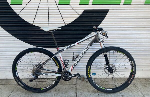 Bicicleta Carbono 29 Cannondale